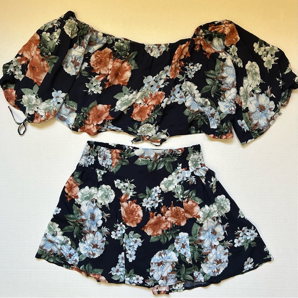 Aakaa Black Floral Print Mini Skirt and Off Shoulder Cropped Top Set SZ S
